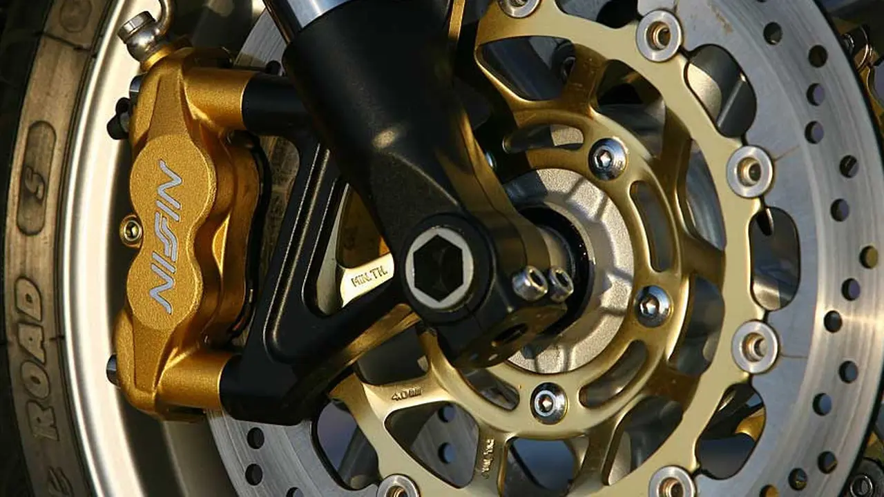 Floating disc brake (Motorcycle-usa.com)