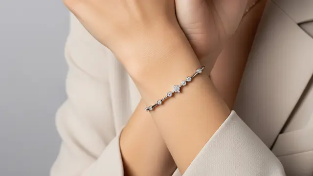 Gelang Emas Putih Kombinasi Berlian Kecil