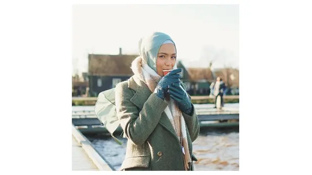 6 Potret Amanda Rawles Pakai Hijab, Tuai Pujian