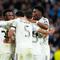 Pemain Real Madrid merayakan gol ke gawang AS Monaco kala kedua tim bertemu di matchday ketujuh Liga Champions 2025/2026 di Santiago Bernabeu, Rabu (21/1/2026) dini hari WIB. (AP Photo/Jose Breton)