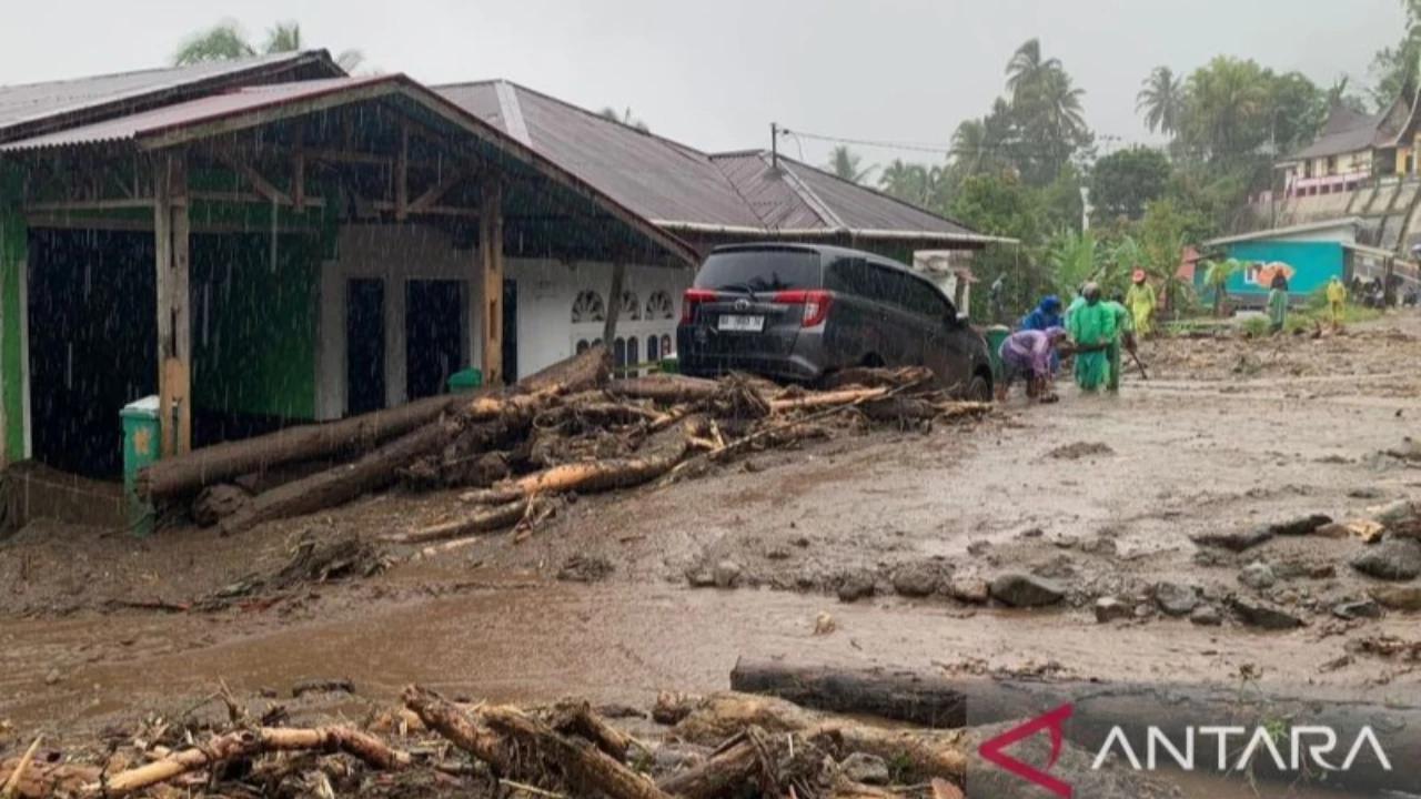 Viral Video Mini Market Dijarah di Lokasi Bencana Banjir Tapanuli Tengah