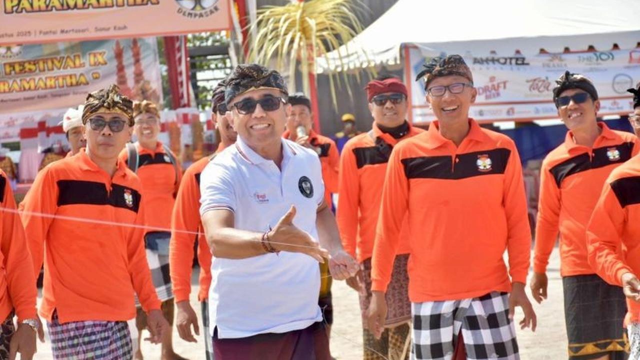 Denpasar Kite Festival IX 2025: Lestarikan Tradisi Melayangan, Ternyata Layangan Tradisional Wajib Kain Corak Bali!