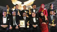 Wakil Ketua MPR RI, Oesman Sapta mendapat Lifetime Achivement Award dari The Leader International Magazine
