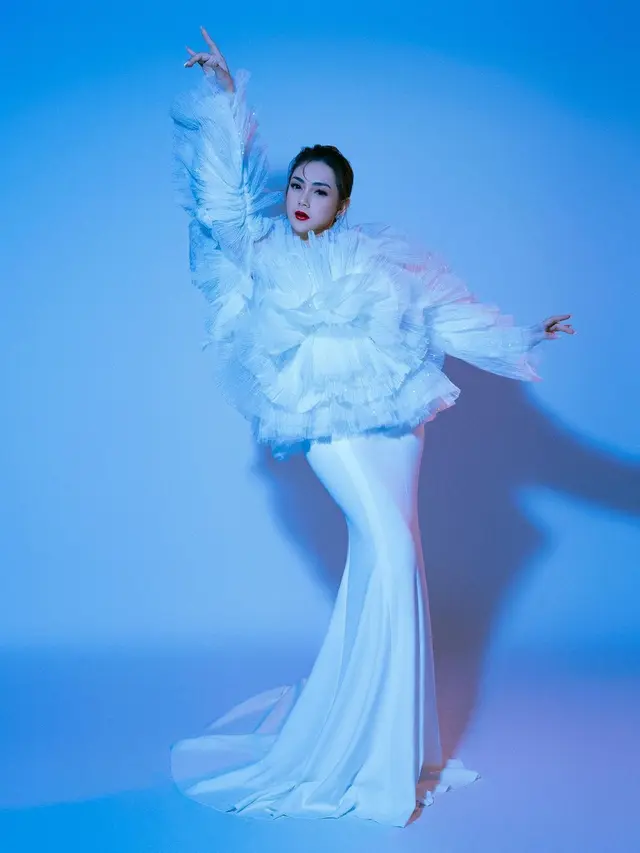 Celine Evangelista. (Foto: Winston Gomez dari Instagram @celine_evangelista)