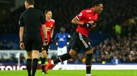 Anthony Martial membuka keunggulan Manchester United saat berhadapan dengan Everton pada laga pekan ke-22 Premier League. (doc. Manchester United)