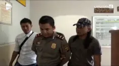 Seorang polisi mengaku sebagai anak Kapolda dan berhasil mengelabui polwan serta beberapa mahasiswi.