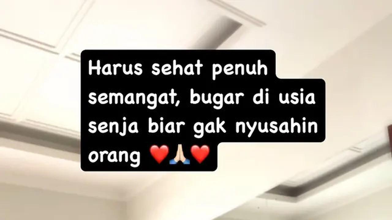 7 Potret Sarita Abdul Mukti Lepas Hijab Saat Nge-Gym, Pamer Angkat Barbel