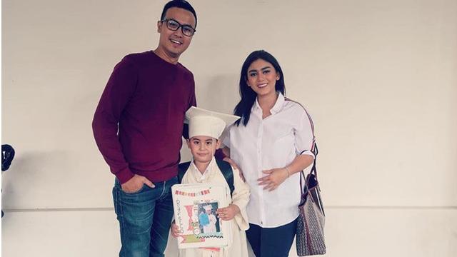 Diisukan Rumah Tangga Retak, Ini 5 Potret Kemesraan Thalita Latief Bareng Suami