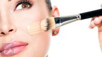 Ilustrasi Make Up (iStockphoto)