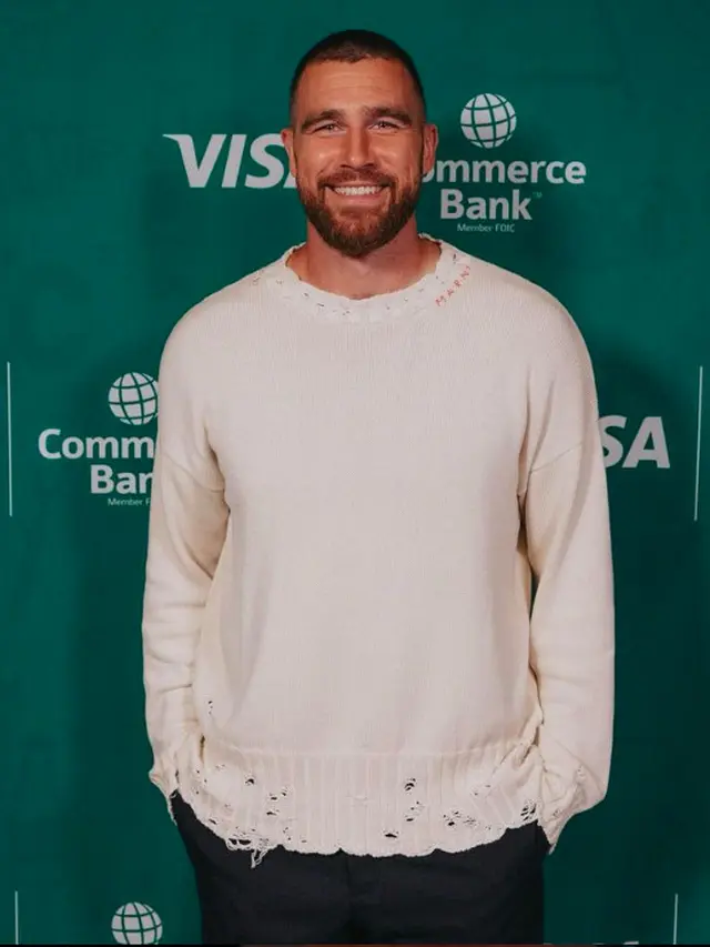 7 Potret Travis Kelce yang Dikabarkan Berpacaran dengan Taylor Swift