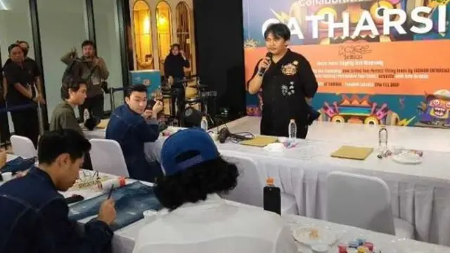 Produk Jeans Lokal Tampilkan Desain Terinspirasi Modern Pop Art dan Budaya Bali