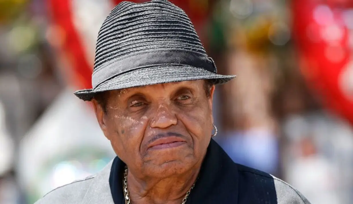 Dilansir dari E! News, Joe sendiri meninggal usai bertarung melawan dengan penyakit kanker yang selama ini diidapnya. (Billboard)