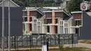 Pembangunan perumahan terhenti sementara akibat pandemi virus corona COVID-19, Pamulang, Tangerang Selatan, Banten, Senin (13/7/2020). Penjualan rumah baru siap huni mengalami penurunan hingga 50,5 persen dibandingkan dengan tahun sebelumnya. (merdeka.com/Dwi Narwoko)