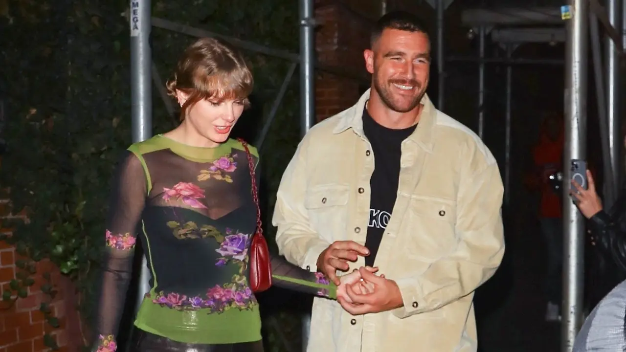 Taylor Swift dan Travis Kelce. [Foto: TPG Images]