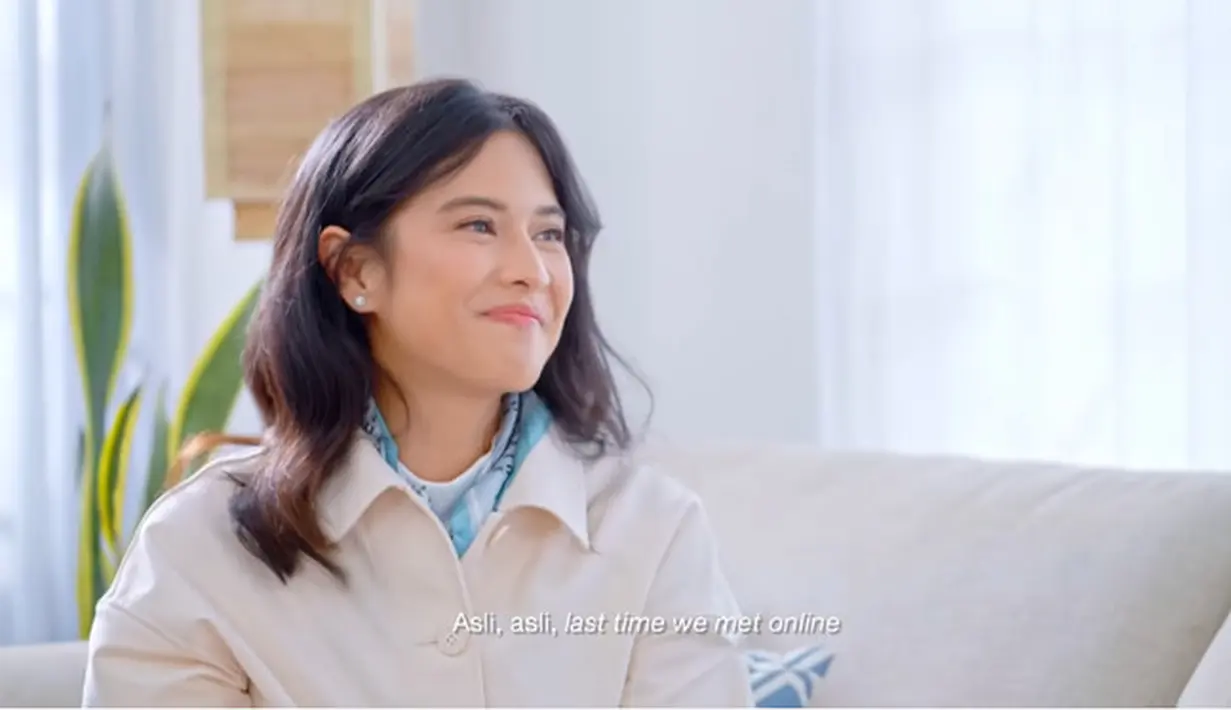 Dian Sastrowardoyo (Youtube/WardahBeauty)