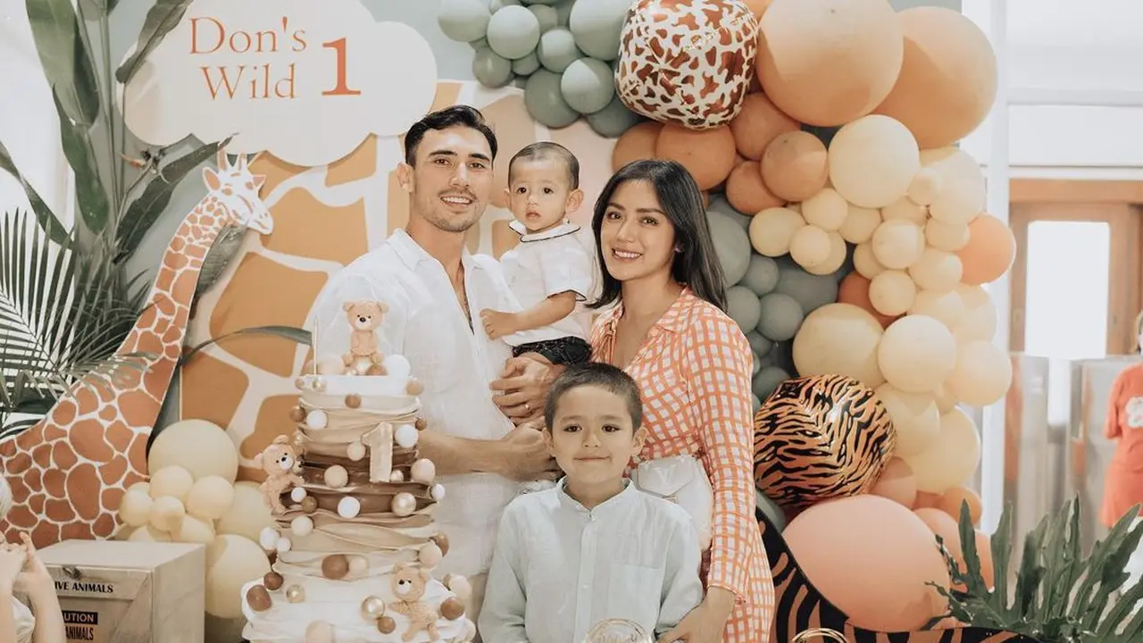 Perayaan ulang tahun baby Don yang pertama. (Foto: Instagram/inijedar)