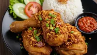 Cara Membuat Ayam Goreng Bumbu Bawang Gurih, Renyah di Luar & Juicy di Dalam