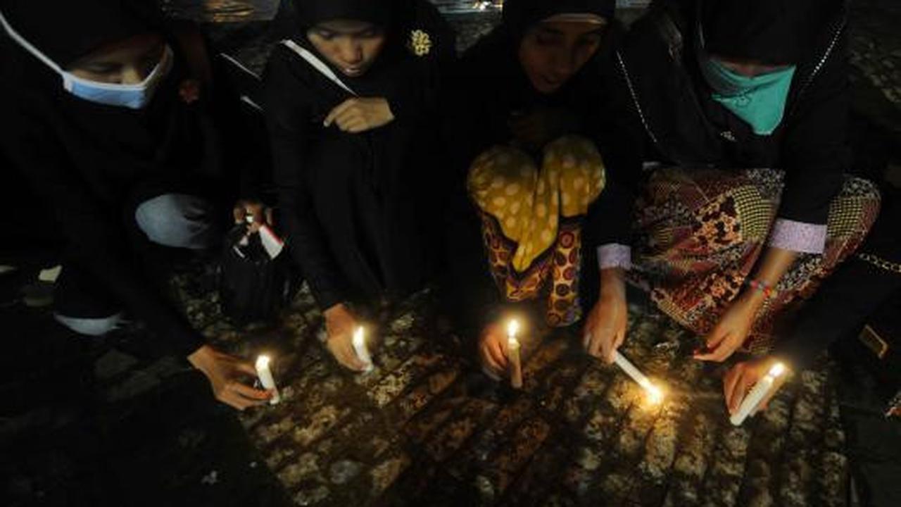 Aksi lilin antikorupsi di Bundaran HI