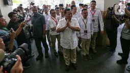 Prabowo menuturkan, semua ketua umum partai politik Koalisi Indonesia Maju (KIM) sudah final menetapkan Gibran menjadi calon wakil presiden (cawapres). Dia mengatakan, partai-partai KIM hari ini juga melakukan konsolidasi. (Liputan6.com/Faizal Fanani)