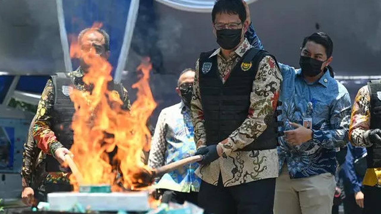 Menkeu Purbaya Hancurkan Rokok Ilegal di Jawa Timur, Rugikan Negara hingga Rp 210 Miliar