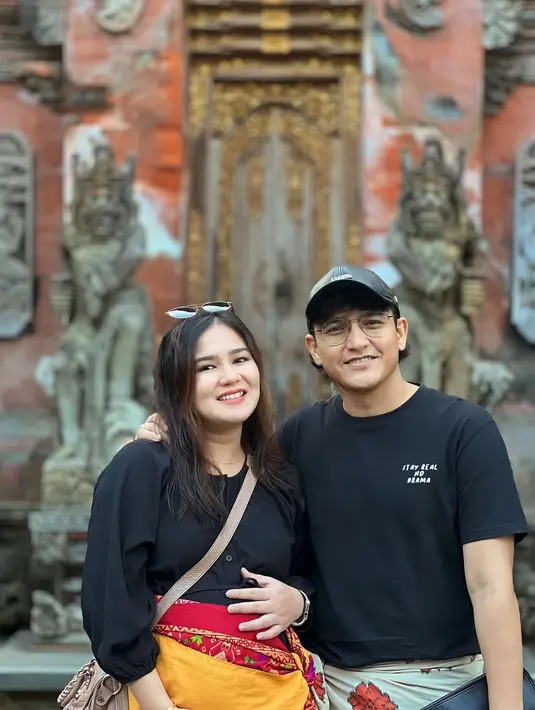 Pemeran Sofia dalam sinetron Amanah Wali 2 itu menceritakan sempat panik saat malam-malam suster mengantarkan bayinya lantaran haus. Saat suster pergi, bayinya tiba-tiba menangis. [Instagram/masayuclara]