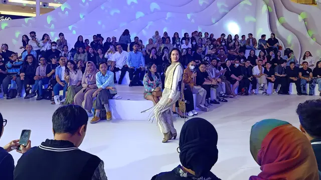 Cuplikan Teater Musikal Mamma Mia Ramaikan Fashion Nation ke-17 Senayan City, Kolaborasi dengan Danjyo Hyoji