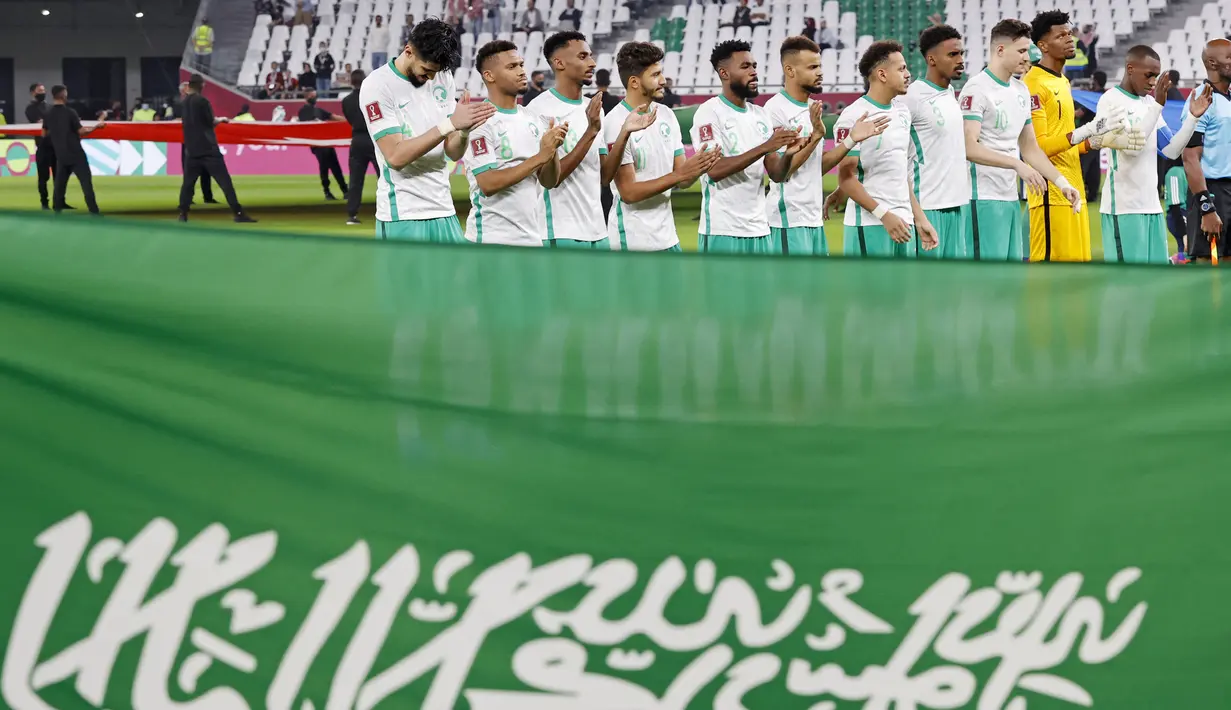 Arab Saudi memiliki beberapa julukan dan yang paling populer adalah Al-Akhdar yang berarti hijau. Mereka juga memiliki julukan As-suqur Al-akhdar yang berarti elang hijau. Julukan lainnya adalah As-suqur Al-arabiyyah atau Elang Arab. (AFP/Jack Guez)
