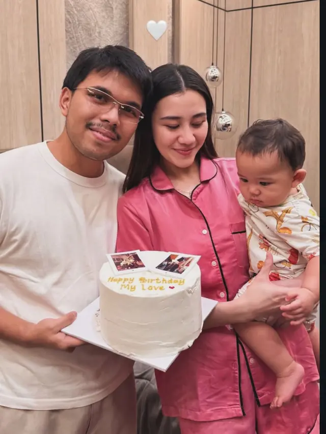 Kue ulang tahun  Aaliyah Massaid ke-24 di tengah duka. [@thariqhalilintar]