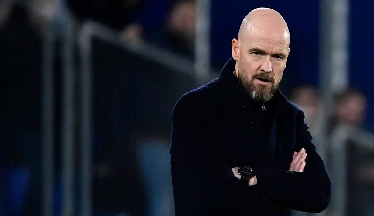 <p>Pelatih Ajax Amsterdam, Erik Ten Hag saat laga 32 besar Liga Europa 2019/2020 melawan Getafe di Coliseum Alfonso Perez Stadium, Getafe, 20 Februari 2020. (AFP/Javier Soriano)</p>