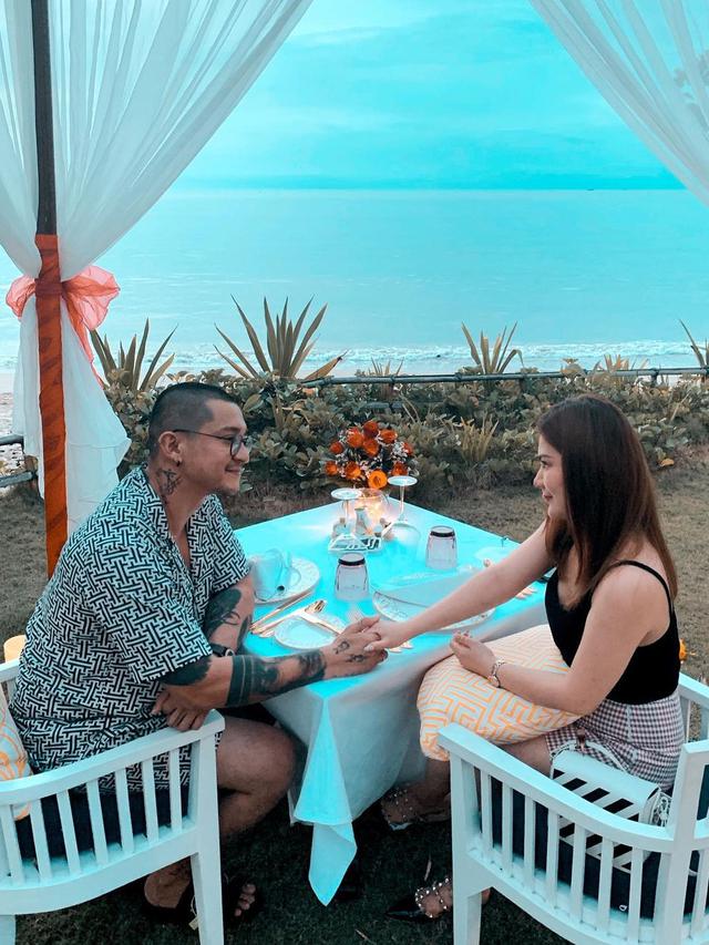 6 Momen Romantis Miller Khan dan Farina Rebecca Jalani Bulan Madu di Bali