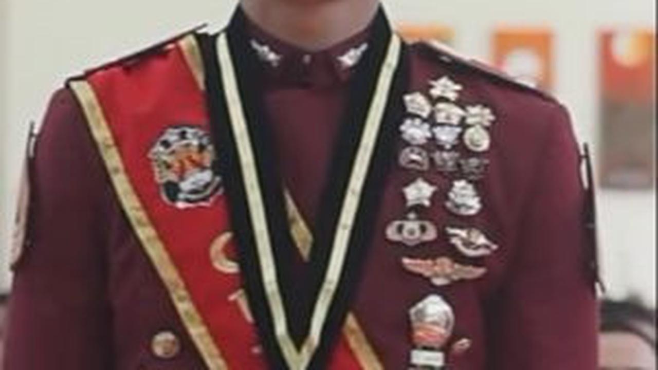 Orang yang dianggap berjasa dan ingin mengucapkan terima kasih. <br>