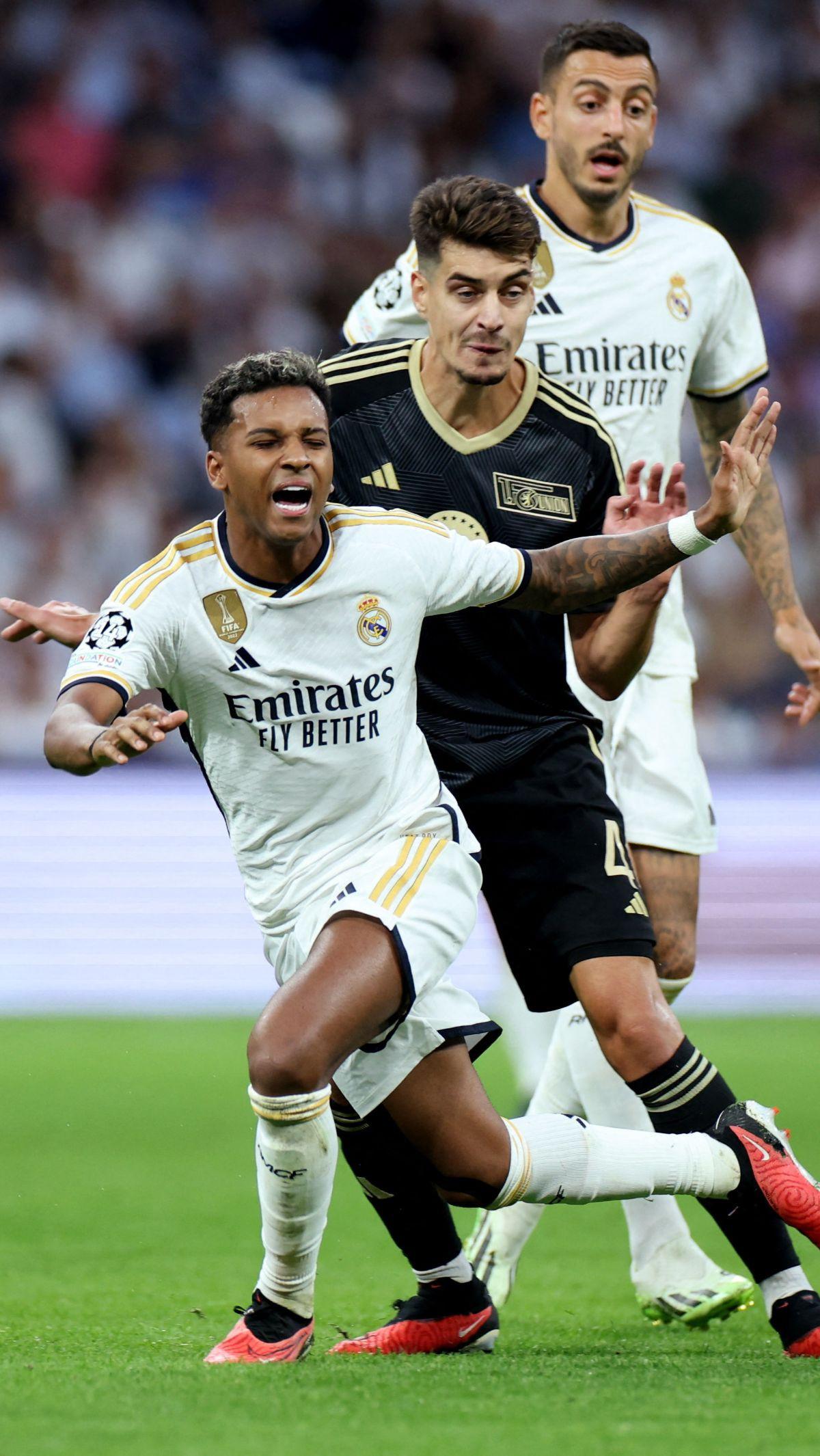 Sejak awal pertandingan kedua tim bermain dalam tempo tinggi. Serangan Union Berlin sempat menyulitkan Madrid bermain.