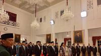 Presiden Prabowo Subianto melantik 31 Duta Besar (dubes) Luar Biasa Berkuasa Penuh (LBBP) Republik Indonesia di Istana Negara Jakarta, Senin (24/3/2025). (Liputan6.com/Lizsa Egeham)