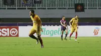 Pemain Persik Kediri, Vava Mario Yagalo, merayakan gol saat melawan Rans Nusantara FC pada laga BRI Liga 1 2022/2023 di Stadion Pakansari, Bogor, Sabtu (10/9/2022). (Bola.com/M Iqbal Ichsan)