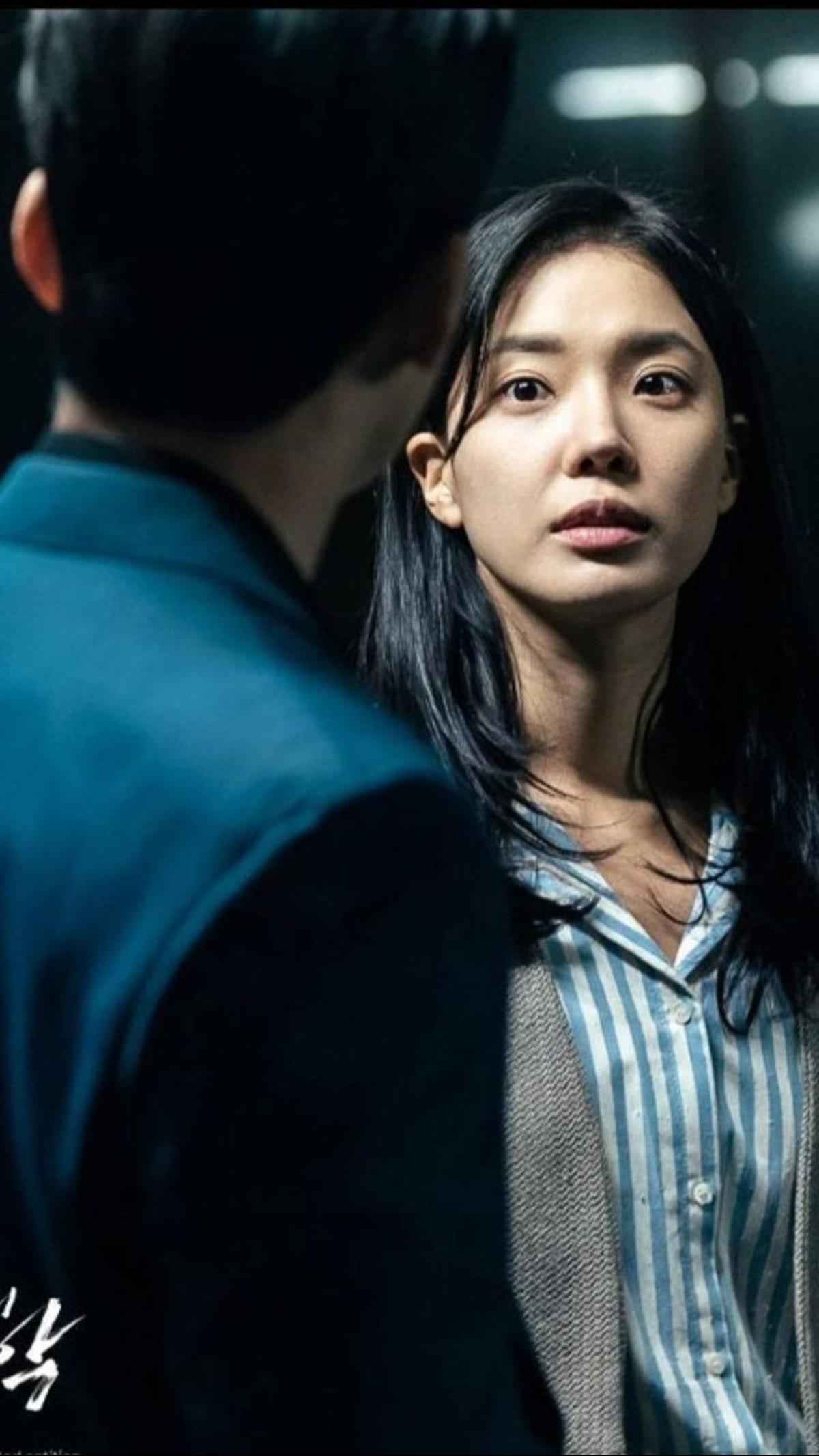 Episode 8-9 drama The Worst of Evil telah mengejutkan netizen dengan adegan ciuman antara Wi Ha Joon dan Im Se Mi.