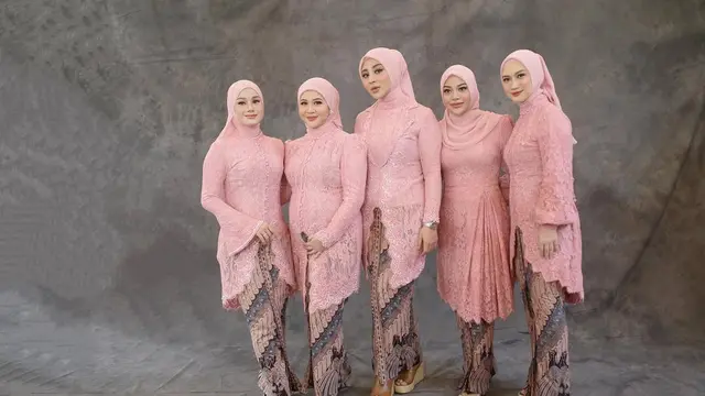 6 Potret Penampilan Geng Mamayu di Acara 7 Bulanan Lesti Kejora, Tak Kalah Memesona