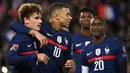Prancis pun lolos ke Putaran Final Piala Dunia 2022 usai menjadi pemuncak Grup D dengan mengoleksi 15 poin dari 7 laga. Dengan menyisakan satu laga lagi, poin Prancis tidak akan terkejar oleh Finlandia di peringkat kedua yang baru mengoleksi 11 poin. (AFP/Franck Fife)