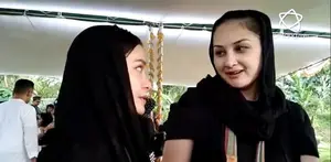 Tak hanya Novita Angie, dua sahabatnya juga sangat kehilangan begitu mengetahui ayah dari Novita Angie tutup usia