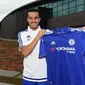 Pedro Rodriguez dengan kostum Chelsea di pusat latihan Chelsea, Cobham. (Chelseafc.com)