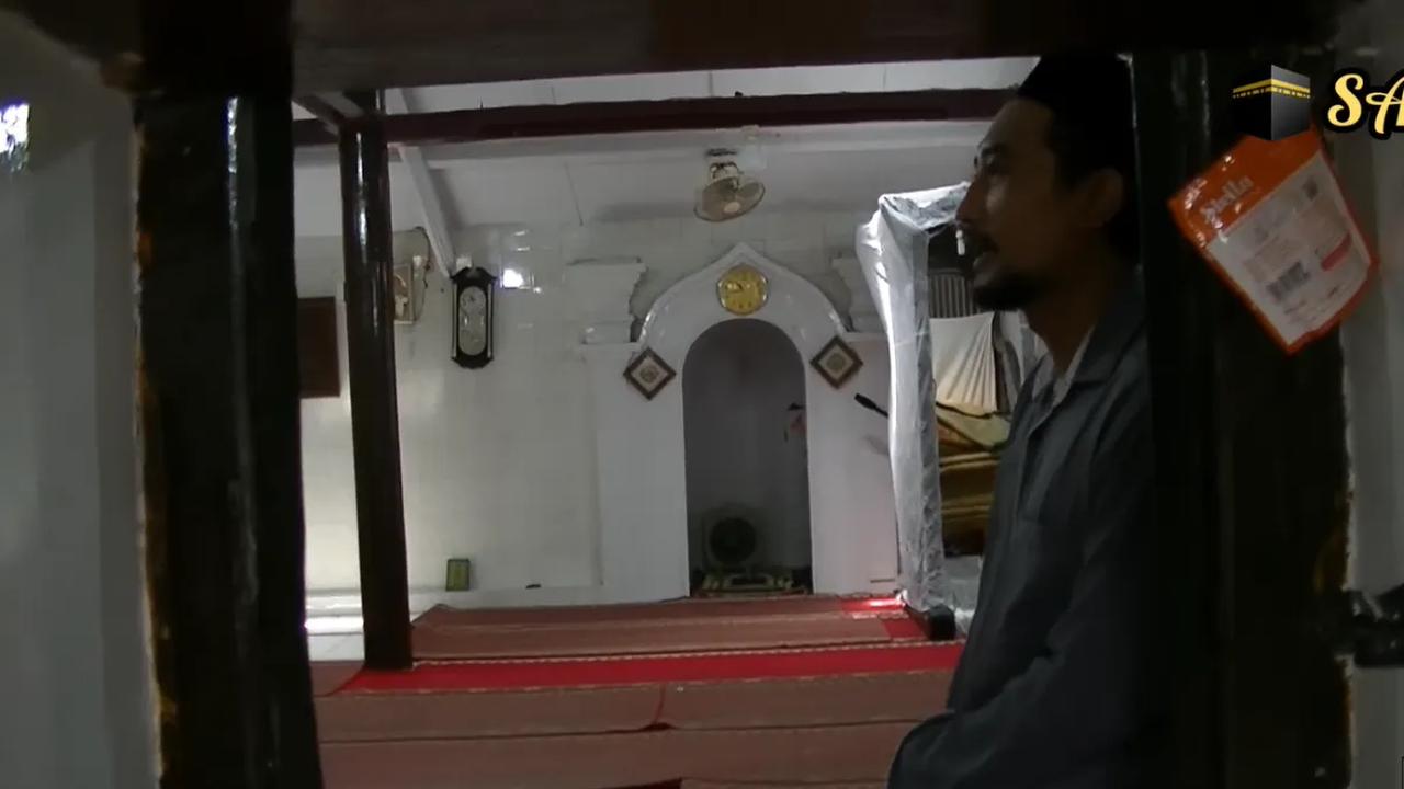 Terdapat empat orang muazin