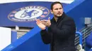 Pelatih Chelsea, Frank Lampard, menyemangati pemainnya saat menghadapi Crystal Palace pada laga lanjutan Liga Inggris di Stamford Bridge, Sabtu (3/20/2020) malam WIB. Chelsea menang 4-0 atas Crystal Palace. (AFP/Neil Hall/pool)