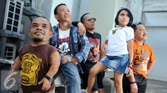 Ucok Baba membuat sebuah band bernama The Baba Band, bersama teman-temannya, Lolly (vokal), Dedi Kusmadi (Gitar), Roni Simanjuntak (drum) dan Gilik Edo Supriyadi (bass), Jakarta, Senin (31/8/2015). (Liputan6.com/Panji Diksana)