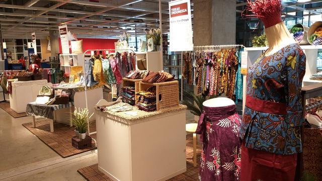 Pesona Batik dan Bordir Karya UKM di Teras Indonesia