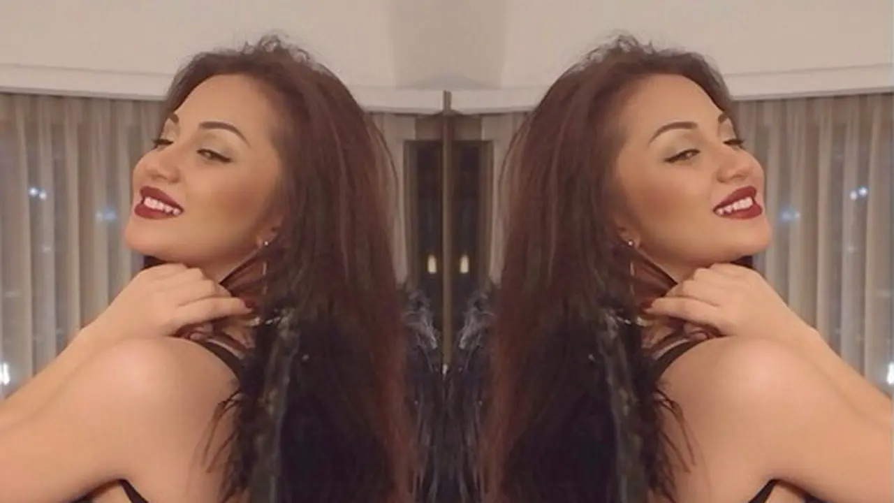 Gaya Selfie Ariel Tatum Bikin Pria Terperangah