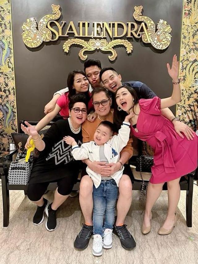 7 Potret Keluarga Michael Rendy yang Alami Perampokan di Graha Padma Semarang