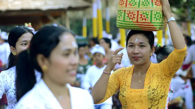 Umat Hindu Bali Rayakan Hari Suci Galungan