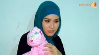 [VIDEO] Baru Lahiran, Zaskia Mecca Bawa Bayi ke Lokasi Syuting