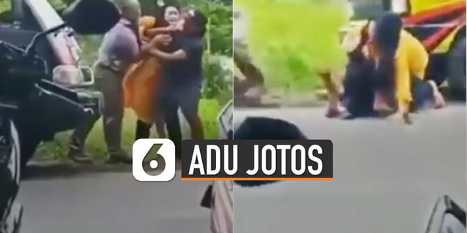VIDEO: Cemburu Istri Diantar Sopir Angkot, Dua Pria Ini Adu Jotos di Pinggir Jalan