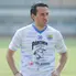 Ezra Walian merupakan pemain sepak bola keturunan Indonesia-Belanda yang kini berkarier bersama Persib Bandung