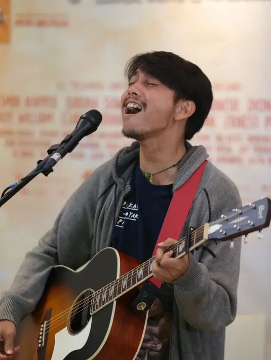 Fiersa Besari (Daniel Kampua/Fimela.com)